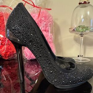 Bcbgmaxazria pump. Used.  Size 7.